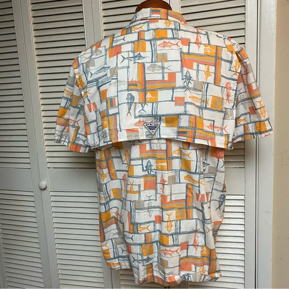 Columbia PFG Size Large Fish Fabric Short Sleeve - Picture 4 of 7